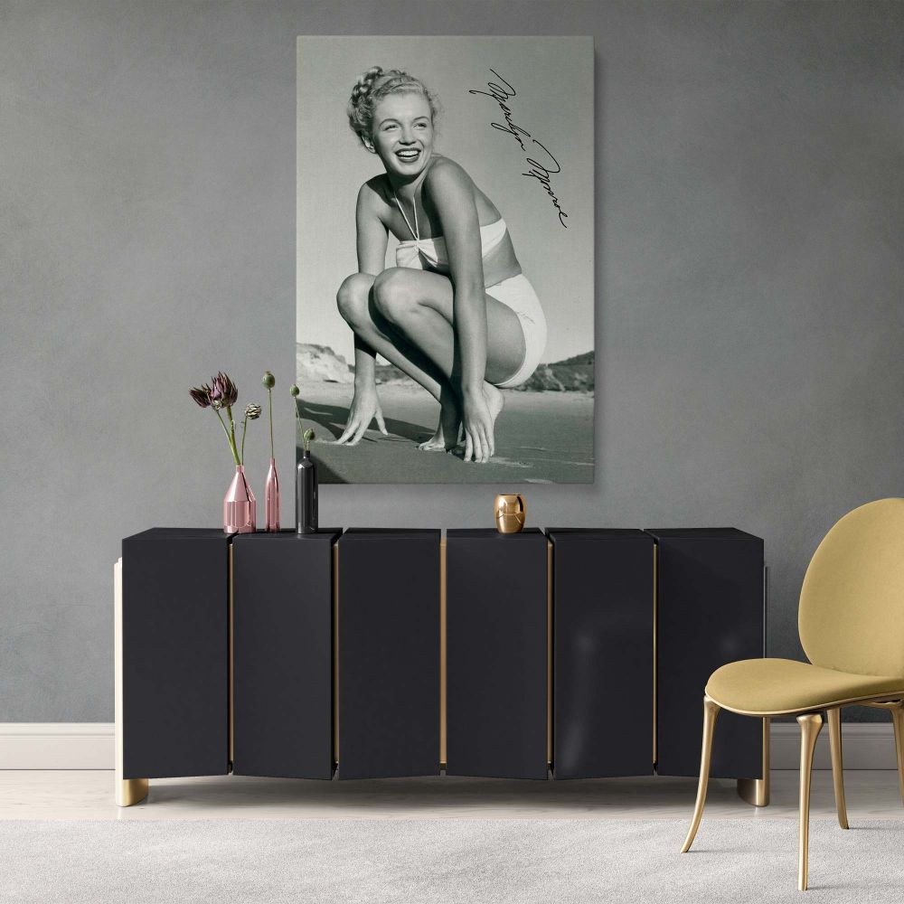 Glamorous Marilyn Monroe canvas wall hanging, featuring an elegant beachside pose. A perfect gift for her, ideal for birthdays, anniversaries, or special occasions. Elevate your home with this vintage-inspired art print.