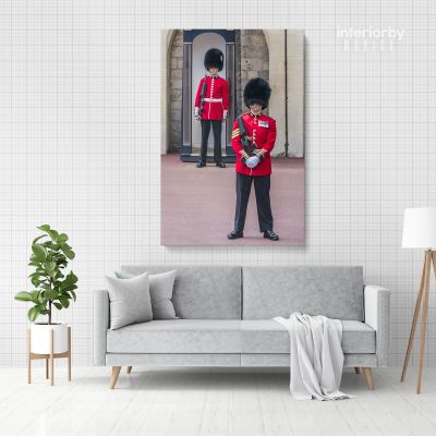 Royal Guard at Buckingham Palace Portrait Print Canvas with Frame/ Roll Living Room Bedroom Wall Hangings Wall Artwork Mural Gift