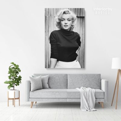 Marilyn Monroe Canvas American Model with black top and white bottom