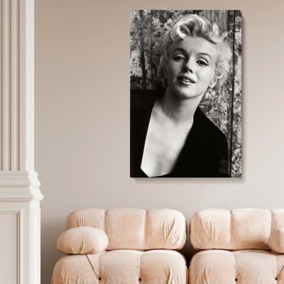 Marilyn Monroe Black and White Portrait - Retro Actress Wall Art with Bold Expression 