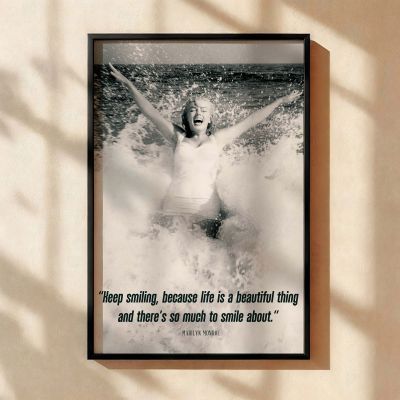 Marilyn Monroe Keep Smiling Quote - Inspiring Vintage Beach Print 