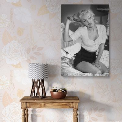 Marilyn Monroe Wall Canvas - Bedroom Art Gift with Timeless Model Print 
