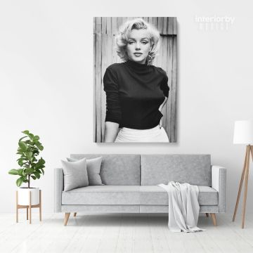Marilyn Monroe Canvas American Model with black top and white bottom