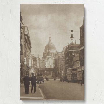 Classic Fleet Street London wall art, a timeless black and white photograph of 1920s city life, printed on premium gallery-wrapped canvas, ready-to-hang vintage photography artwork perfect for sophisticated office, study, or home decor.