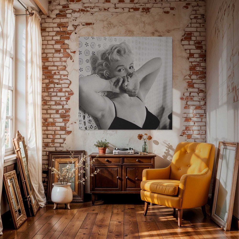 Marilyn Monroe - Cecil Beaton Photoshoot 1956 — alternate room view