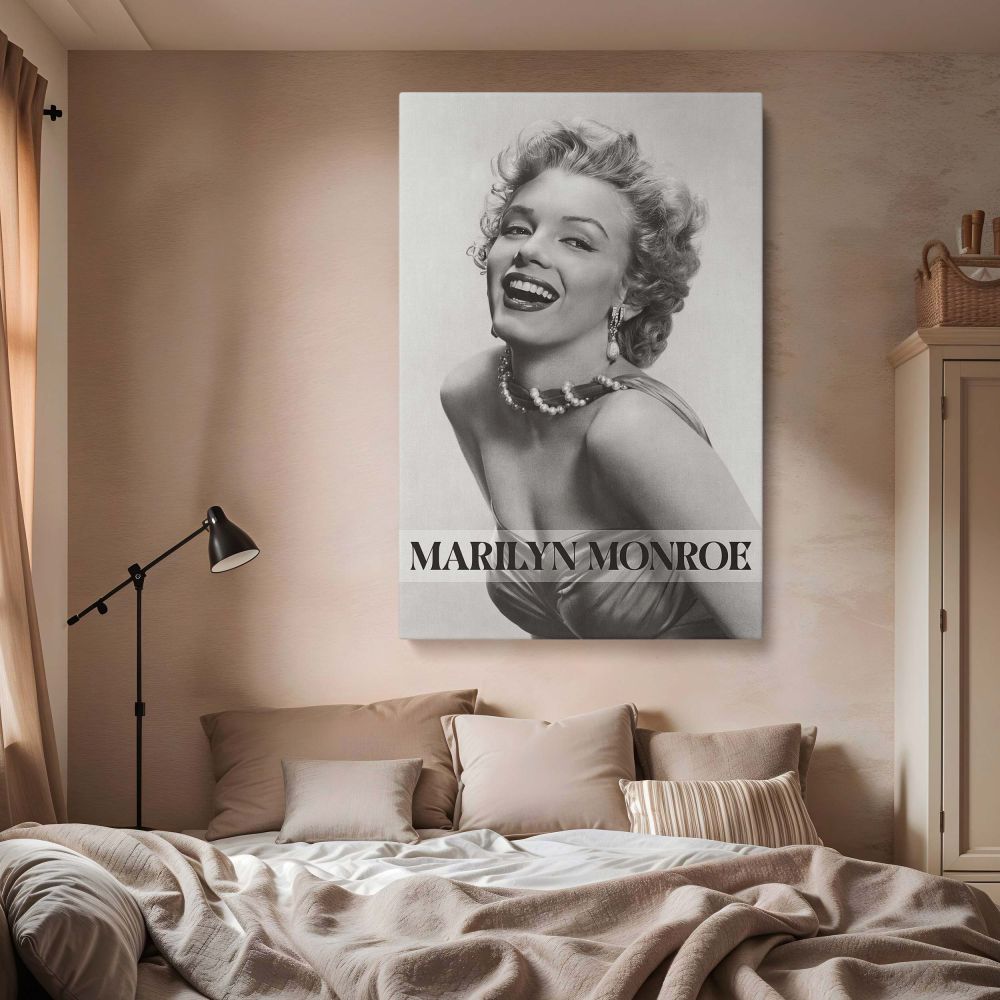 Marilyn Monroe in Pearl Necklace - Classic Vintage Glamour Wall Art - Image 2