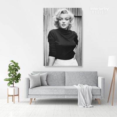 Marilyn Monroe Canvas American Model with black top and white bottom